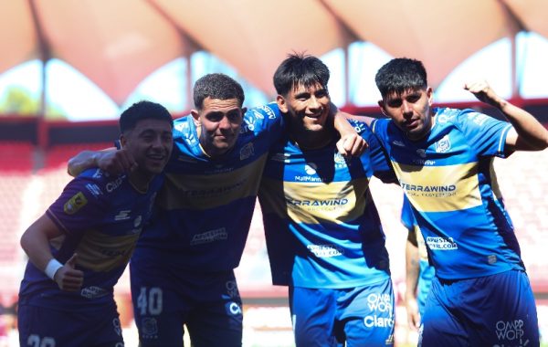 Everton vence a Ñublense de visita y escala al cuarto lugar del torneo