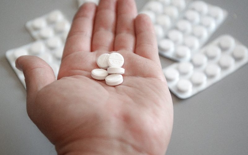 Aumenta consumo de paracetamol con intenciones suicidas entre los adolescentes
