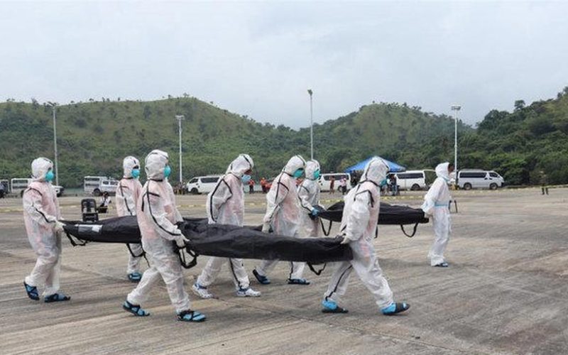 Suben a 76 los muertos por incendio de barco en Filipinas donde dos chilenos fueron rescatados