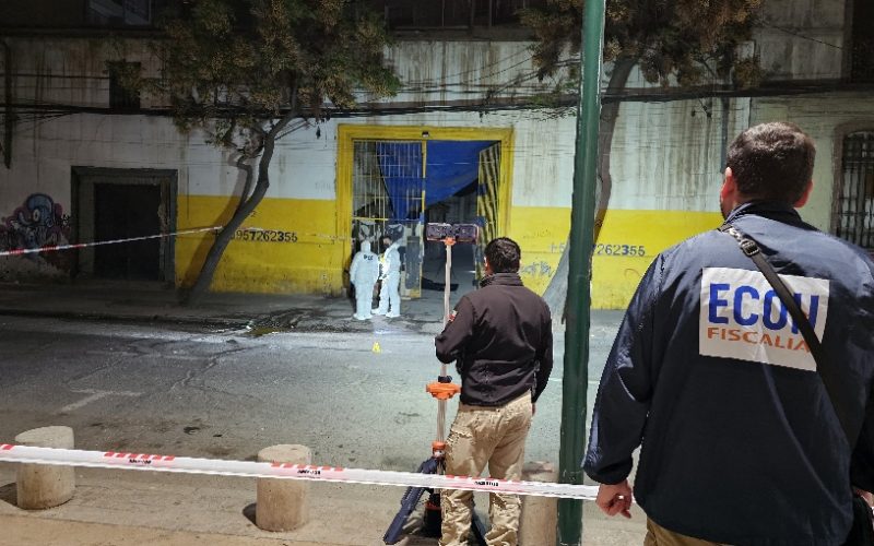 Asesinan a balazos a un hombre en un galpón abandonado de Independencia