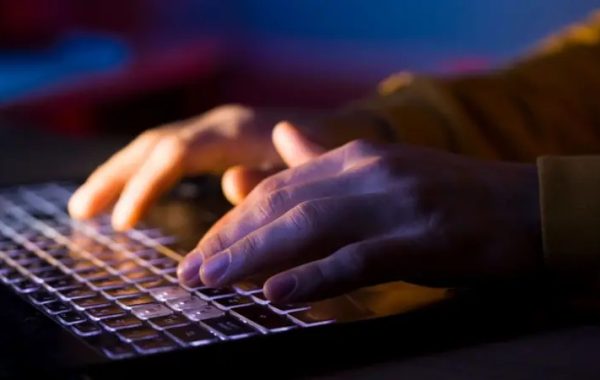 Sitios web de todo el mundo quedan desactivados tras detectarse una falla de seguridad crítica en internet