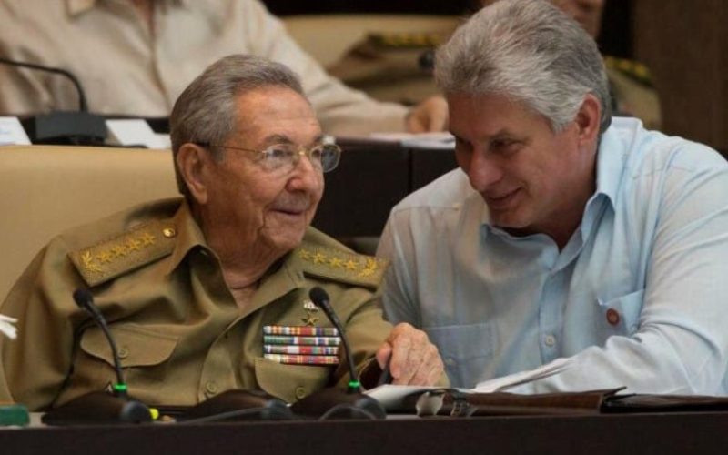 Presidente de Cuba arremete contra orden de captura de Raúl Castro en Estados Unidos: la calificó de "patético circo miamense"