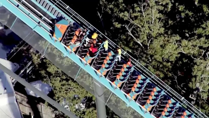 Un hombre muere tras caer de una montaña rusa en un parque en el estado de Georgia