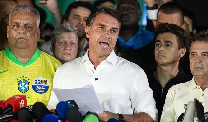 Bolsonaro se presenta como líder de la oposición a Lula sin admitir la derrota, pero su partido sí reconoce los resultados