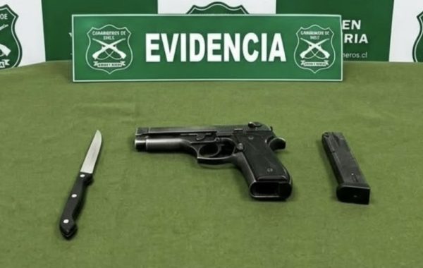 Persecución policial deja dos detenidos en Quilpué: un adulto y un adolescente portaban cuchillo y pistola adaptada para el disparo