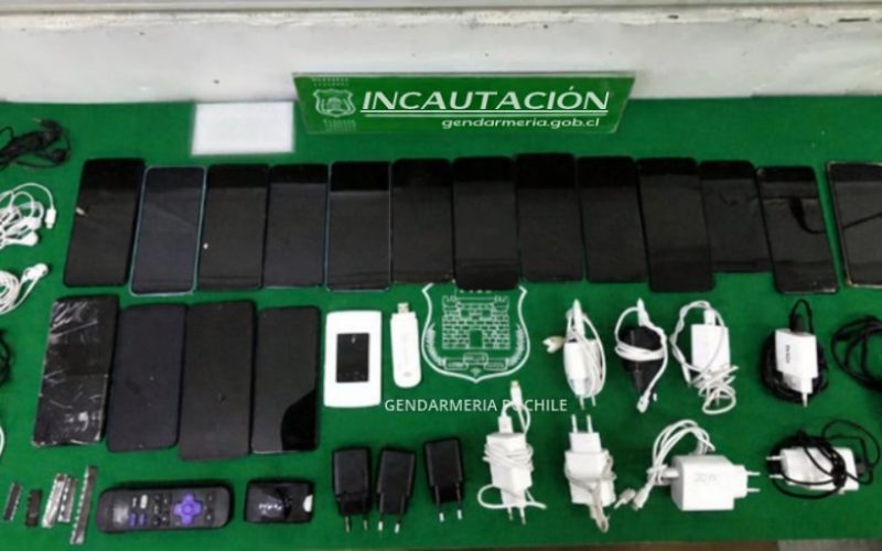 Operativo de Gendarmería en cinco cárceles de la región de Valparaíso deja 94 armas blancas y 24 celulares incautados