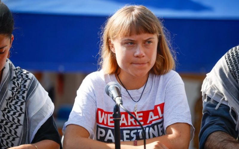 Greta Thunberg se suma a las protestas estudiantiles en Francia: “Nos están robando nuestro futuro”