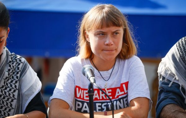 Greta Thunberg se suma a las protestas estudiantiles en Francia: “Nos están robando nuestro futuro”