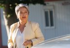 Jeannette Jara critica la "acción temeraria" de las AFP por caída del fondo E y acusa "falta de transparencia"