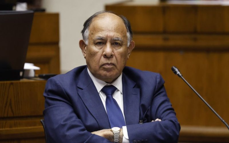 Pleno de la Corte Suprema define quina para reemplazar al destituido ministro Diego Simpértigue