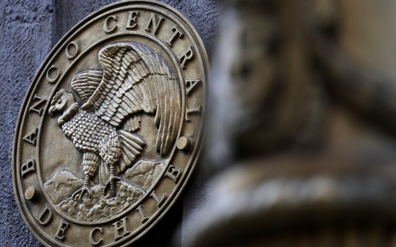 Banco Central acuerda mantener la tasa de interés en 4,5% y advierte por mayores riesgos inflacionarios