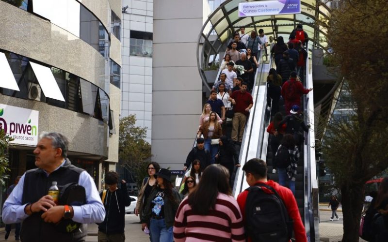 Ingreso disponible de los hogares crece 4,2% anual en el segundo trimestre y ahorro baja a 5,5% del PIB