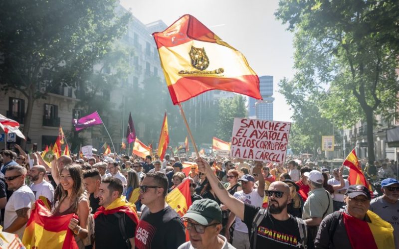 Pedro Sánchez adelanta las elecciones generales en España para el 29 de noviembre y apela a renovar el apoyo popular