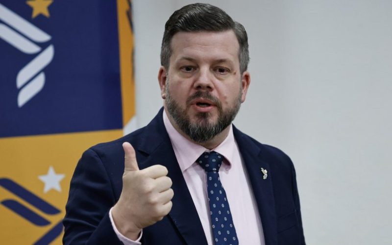 Kaiser cuestiona edad de Bachelet ante eventual candidatura presidencial y afirma que "su salud está deteriorada"