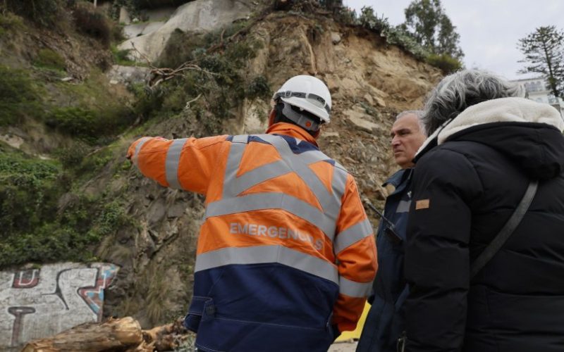 Pronóstico de lluvias intensas reabren alerta por desprendimientos en Valparaíso y zonas interiores: "No lo podemos descartar"