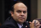 Pavez defiende fin de "Yo elijo mi PC" por estar "mal evaluado" y afirma que "no presenta un efecto relevante en el aprendizaje"