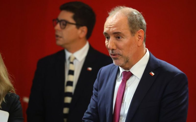Diputados UDI piden citar a comisión a De Grange por eventuales negociaciones con autopistas interurbanas para rebaja del TAG