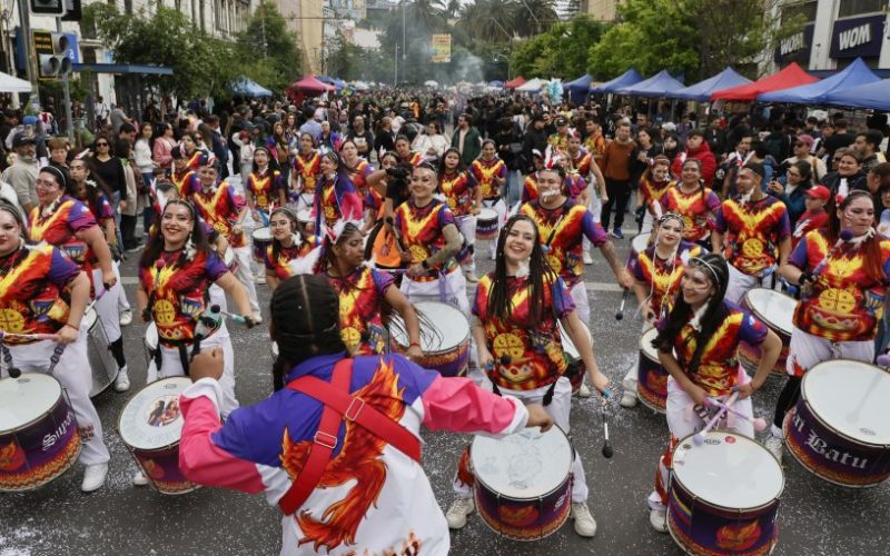 Valparaíso registra hasta 90% de ocupación hotelera durante fin de semana marcado el desarrollo del Carnaval Mil Tambores