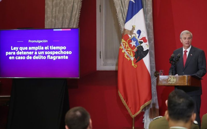 Presidente Kast promulga ley que amplía hasta 24 horas el plazo de detención por flagrancia para Carabineros y PDI