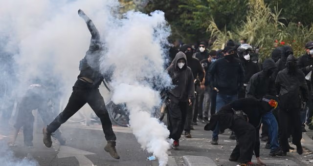Primer ministro francés acusa que protestas estudiantiles se convirtieron en un "movimiento de violencia urbana"
