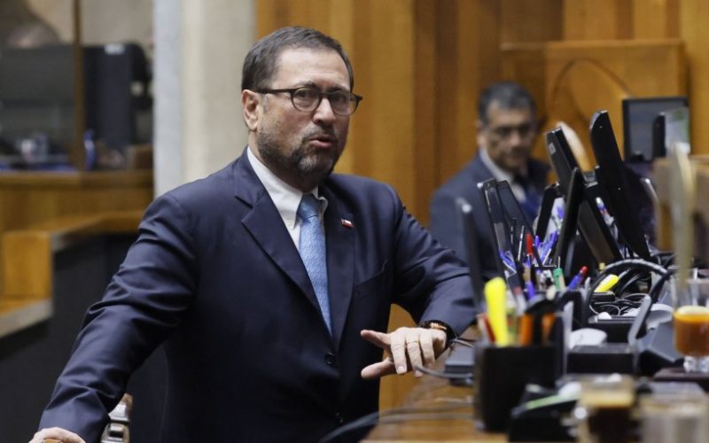 Canciller reafirma soberanía de Chile sobre el Estrecho de Magallanes y evita confirmar nota de protesta contra embajador de EE.UU.