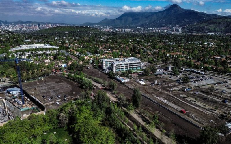 Establecen zonas de seguridad en tres comunas de la región Metropolitana por riesgo de aluviones e inundaciones