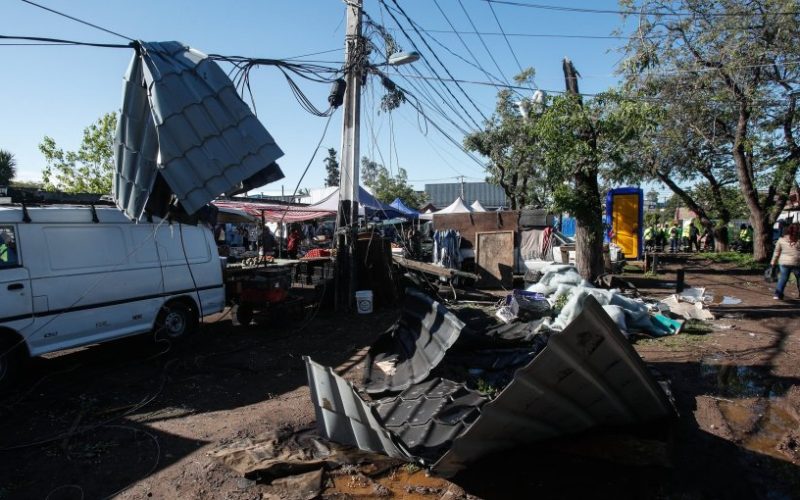Reportan aumento de nuevos daños en viviendas y villas de Estación Central por el paso del temporal
