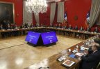 Data Influye: 61% considera necesario que el Presidente Kast realice un cambio de gabinete antes de fin de año