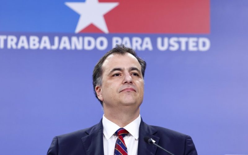 Vocero de Gobierno respalda al ministro Rabat luego de que Presidente Kast admitiera "error" por rebaja de condenas