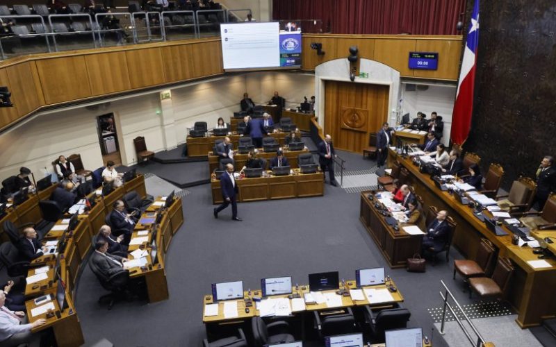 Exigen responsabilidades y medidas de compensación en sesión especial en el Senado por pérdidas en fondos de pensiones