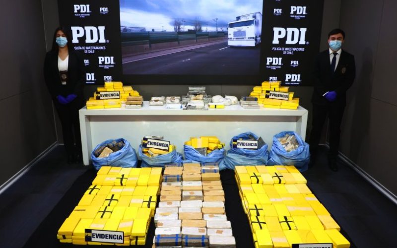 Incautan en Lampa más de 739 kilos de drogas en dos camiones procedentes desde Arica
