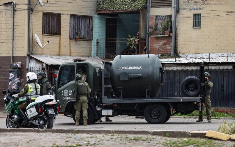 Hallan explosivos usados en la minería tras detonación que dejó a hombre con graves lesiones en Quilicura
