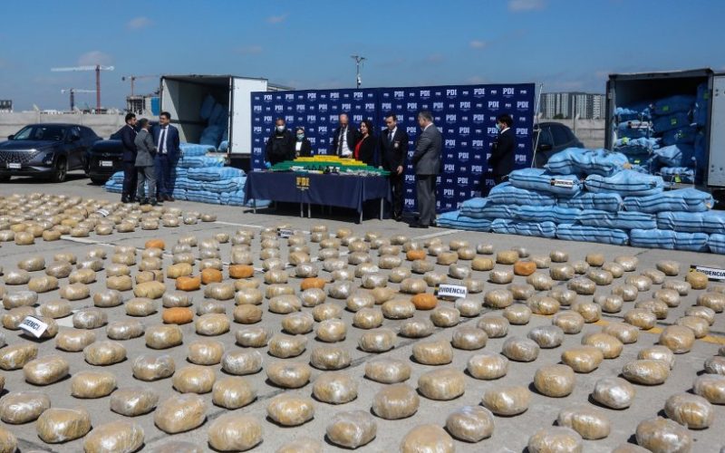 Capturan a banda que introdujo al país casi 3 toneladas de droga para distribuirla en la región Metropolitana y en el sur