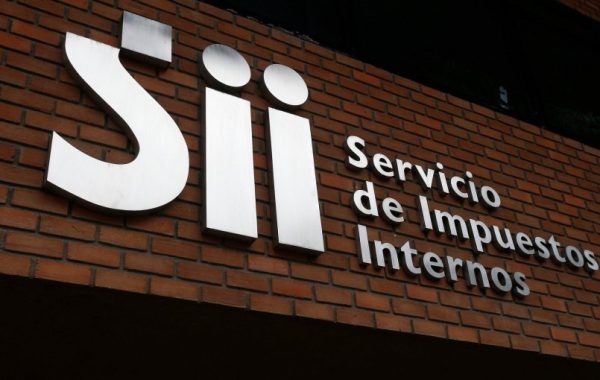 SII fiscaliza a contribuyentes con cuentas financieras en el exterior sin declarar por más de $3,2 billones