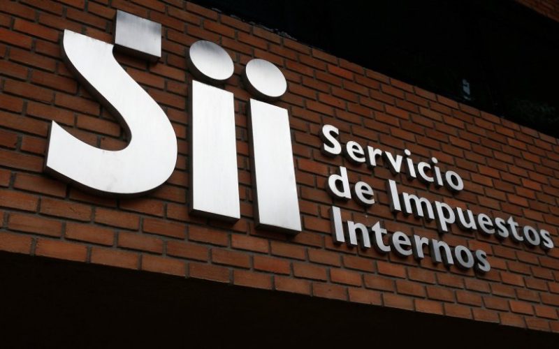 SII fiscaliza a contribuyentes con cuentas financieras en el exterior sin declarar por más de $3,2 billones