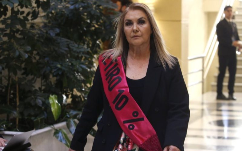 Pamela Jiles llama a impulsar nuevo retiro del 10%, pero bancada del PDG se desmarca