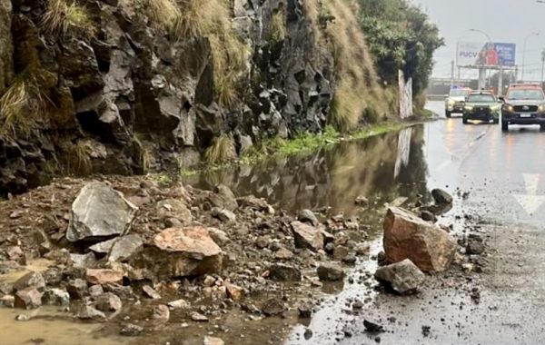 Sernageomin advierte riesgo moderado de aluviones y derrumbes en Valparaíso: mantienen Alerta Temprana Preventiva