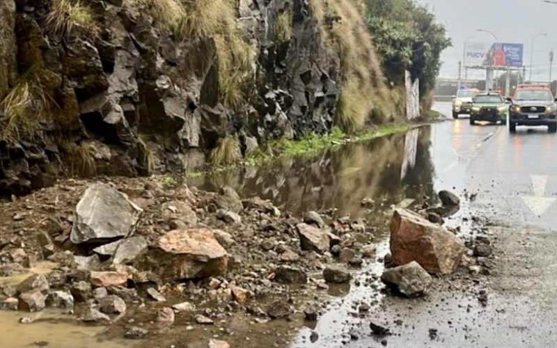 Sernageomin advierte riesgo moderado de aluviones y derrumbes en Valparaíso: mantienen Alerta Temprana Preventiva