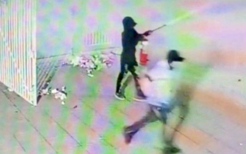 Alcalde de Puente Alto acusa abandono policial tras brutal ataque a Cesfam de Bajos de Mena: daños llegan a $30 millones