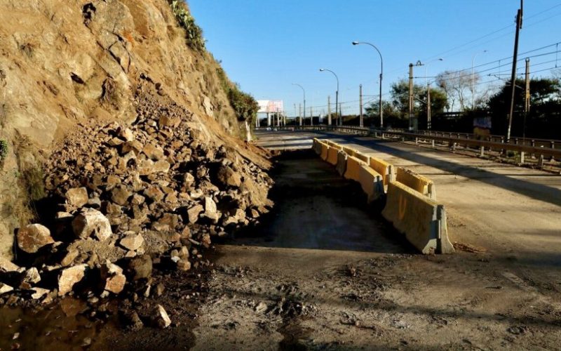 Gobierno activa coordinaciones y monitorea sectores críticos ante posibles remociones en masa en la región de Valparaíso