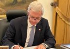 Presidente Kast firma la promulgación de la Ley de Reconstrucción: "Trae esperanza a las familias de Biobío, Ñuble y Valparaíso"