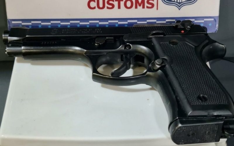 Incautan pistola de fogueo modificable en control fronterizo del paso Los Libertadores