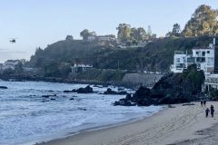 Retoman intenso operativo de búsqueda de hombre desaparecido en playa de Viña del Mar