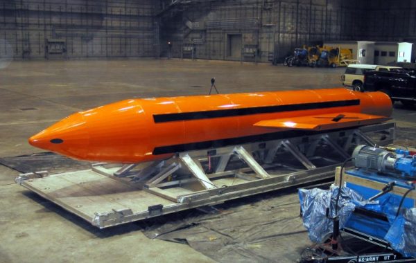 Trump evalúa utilizar la "madre de todas las bombas" contra Irán y advierte que la guerra terminará "muy pronto"