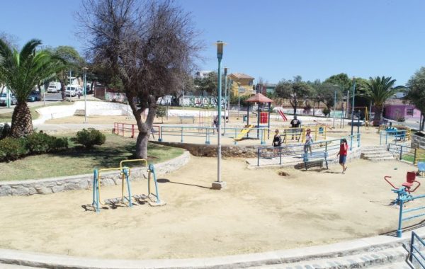 Renovarán completamente la plaza Manuel Rodríguez del cerro Esperanza tras aprobación de proyecto por $300 millones