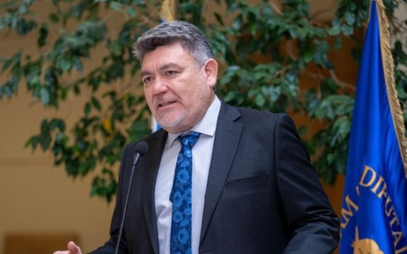Diputado Venegas pide suspender las clases en la región de Valparaíso este martes debido a pronóstico de precipitaciones
