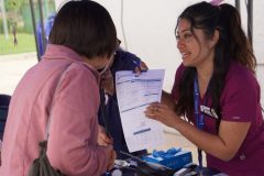 Villa Alemana realizó Feria Comunal Rosa con exámenes preventivos, vacunación y atención de salud para las mujeres