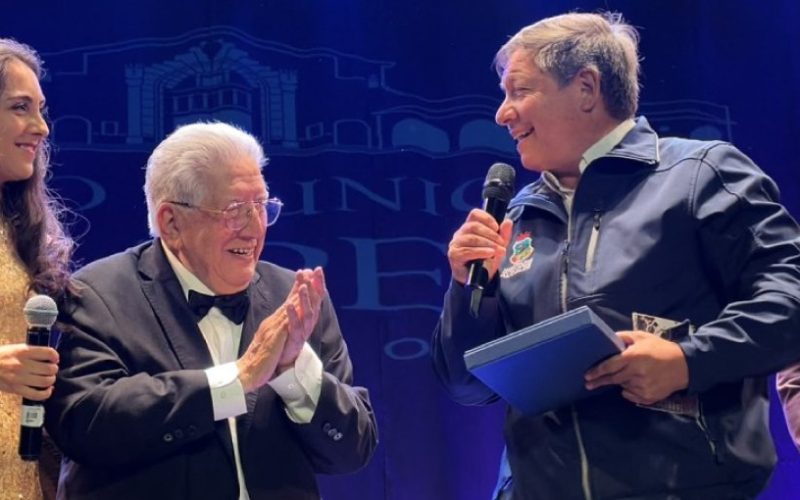 Valentín Trujillo puso el broche de oro a los 100 años del Teatro Pompeya de Villa Alemana