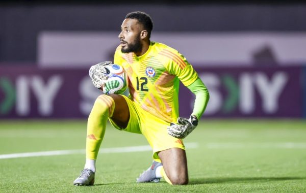 Padre de Vigouroux destaca su nivel en la Roja y agradece a Córdova por darle la oportunidad