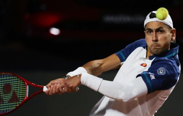 Alejandro Tabilo desafía a Denis Shapovalov por el pase a octavos en el ATP de Tokio